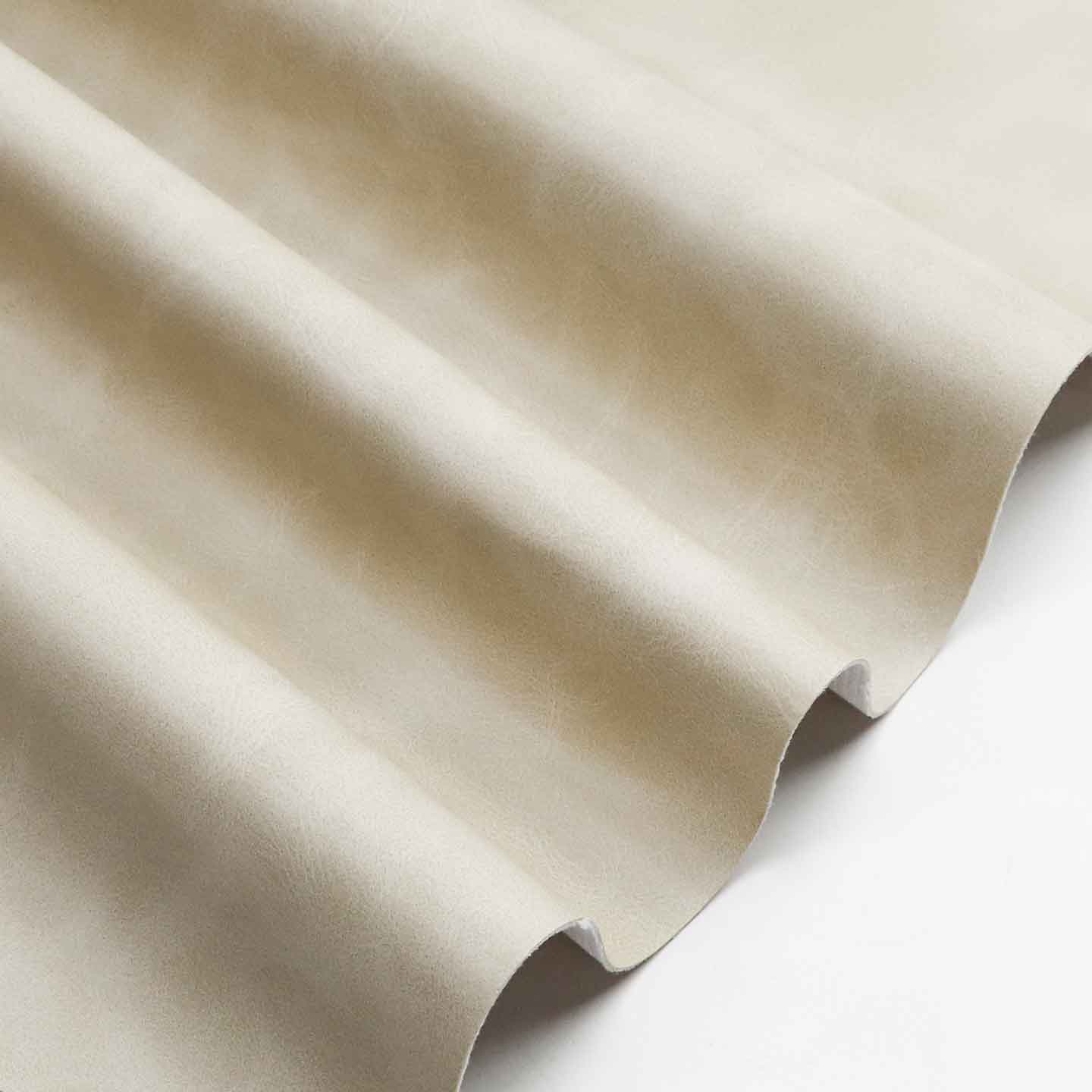 Экологически чистая переработанная мебельная кожа.